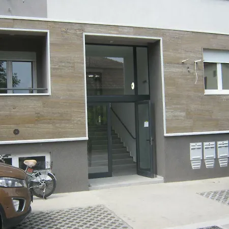 Ildiko Is A Calm Place To Relax アパート