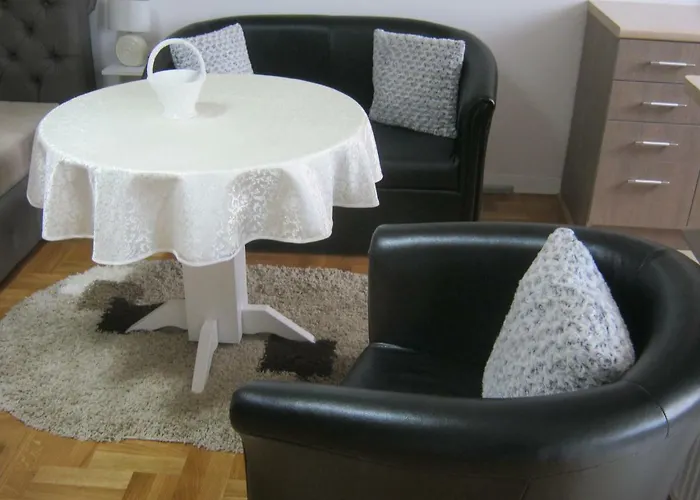 Ildiko Is A Calm Place To Relax سوبوتيتْسا